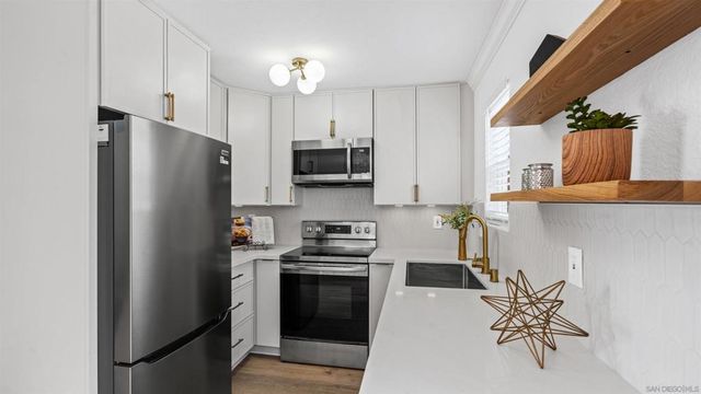 1085 12th St D, Imperial Beach, CA 91932