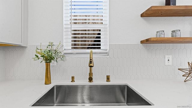 1085 12th St D, Imperial Beach, CA 91932