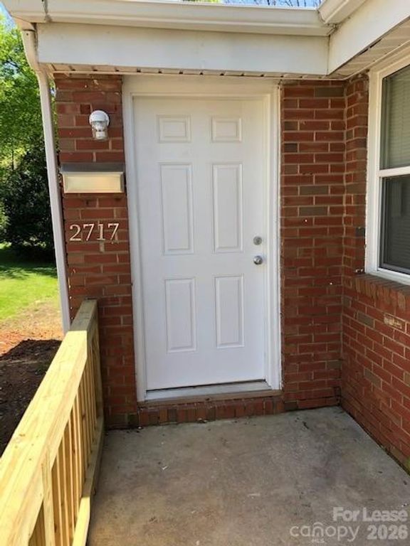 2717 Columbus Circle, Charlotte, NC 28208