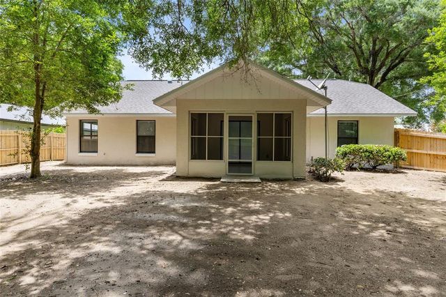 281 E COUNTRY CLUB DRIVE, Williston, FL 32696