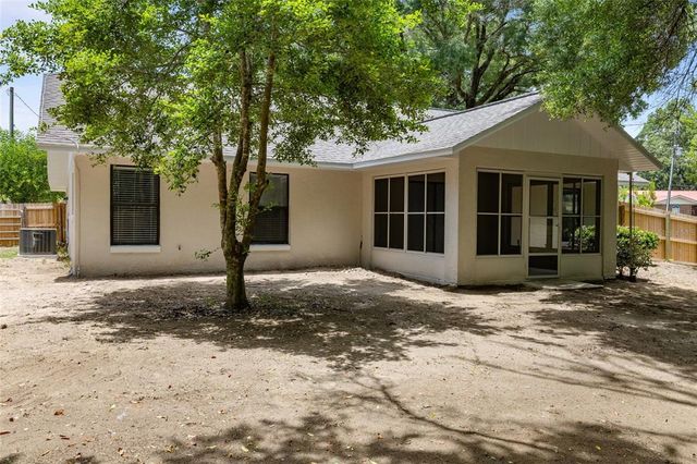 281 E COUNTRY CLUB DRIVE, Williston, FL 32696