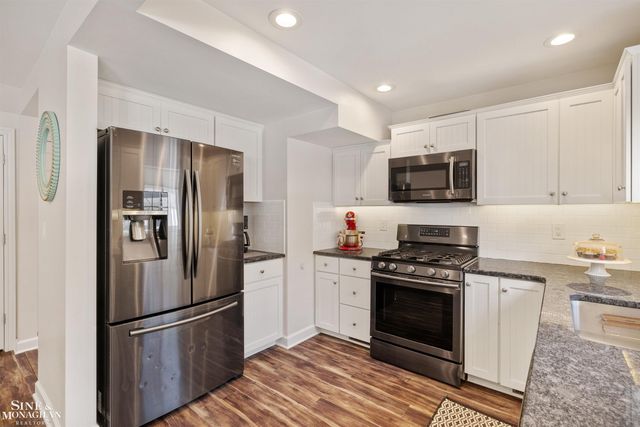 407 Lothrop Road, Grosse Pointe Farms, MI 48236