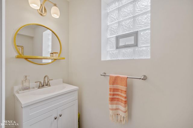 407 Lothrop Road, Grosse Pointe Farms, MI 48236