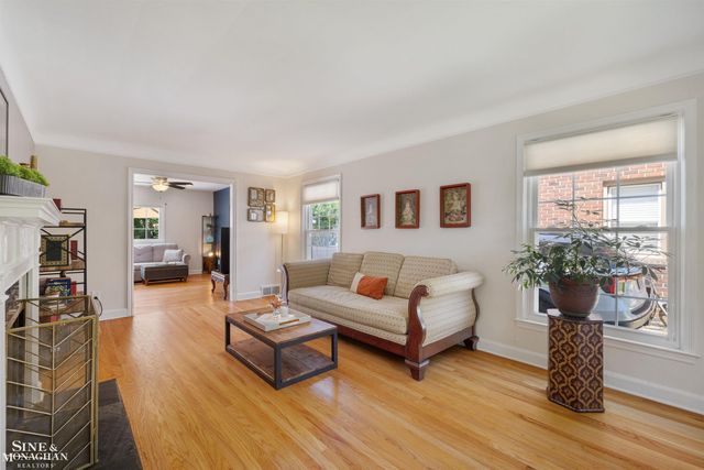 407 Lothrop Road, Grosse Pointe Farms, MI 48236