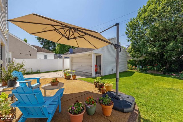 407 Lothrop Road, Grosse Pointe Farms, MI 48236