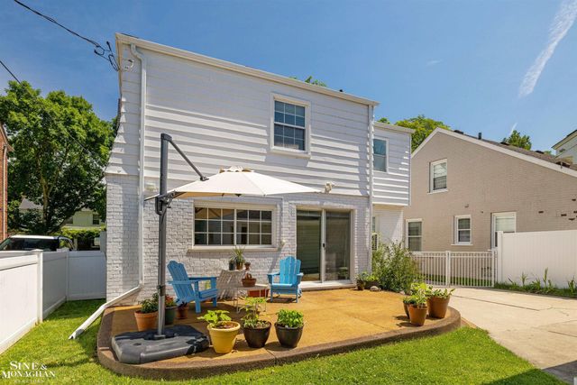 407 Lothrop Road, Grosse Pointe Farms, MI 48236