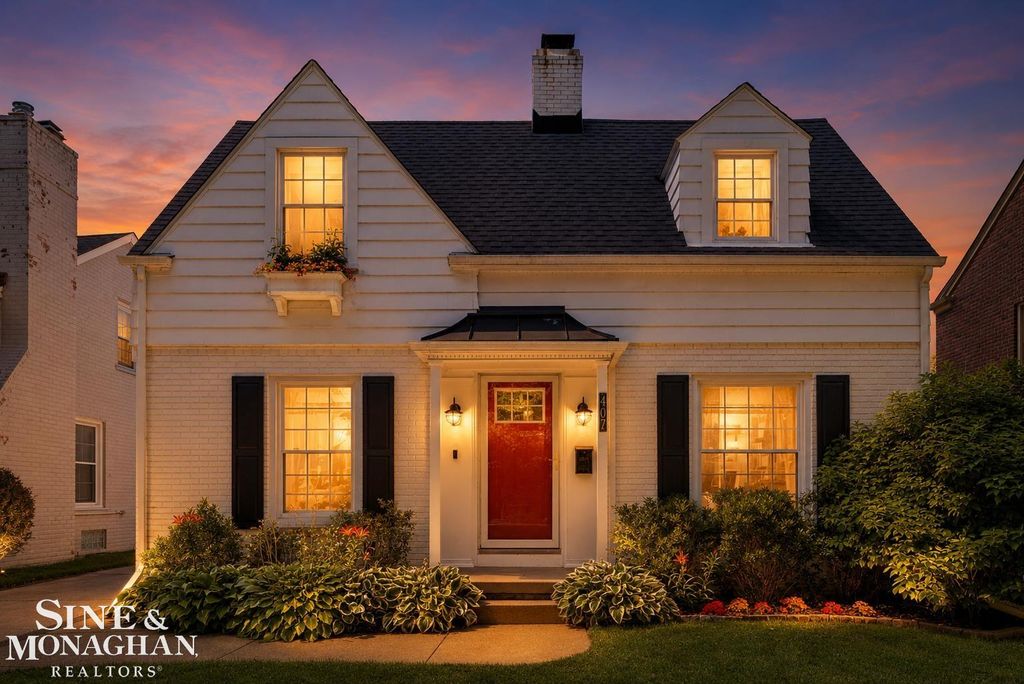407 Lothrop Road, Grosse Pointe Farms, MI 48236