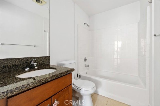 6938 Laurel Canyon Blvd 304, North Hollywood (los Angeles), CA 91605