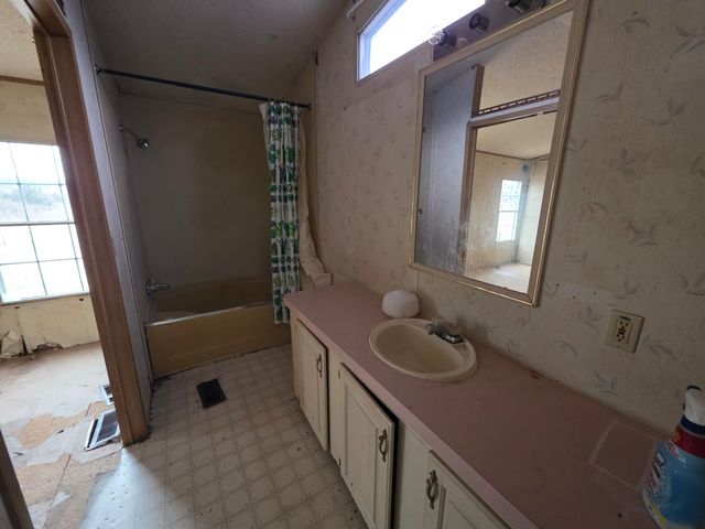 18339 Emmett Kelly Road, Houston, MO 65483