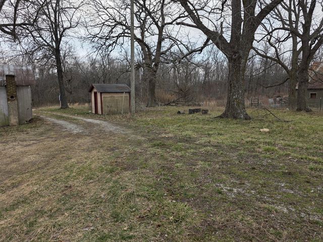 18339 Emmett Kelly Road, Houston, MO 65483