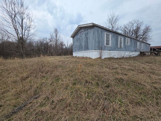 18339 Emmett Kelly Road, Houston, MO 65483