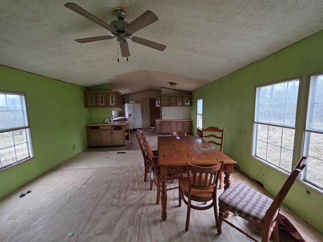 18339 Emmett Kelly Road, Houston, MO 65483