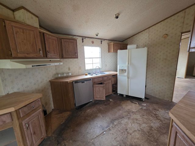 18339 Emmett Kelly Road, Houston, MO 65483