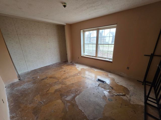 18339 Emmett Kelly Road, Houston, MO 65483