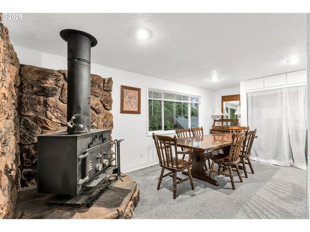 2390 Ne SPRUCE Ave, Gresham, OR 97030