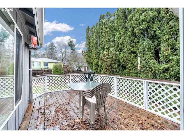 2390 Ne SPRUCE Ave, Gresham, OR 97030