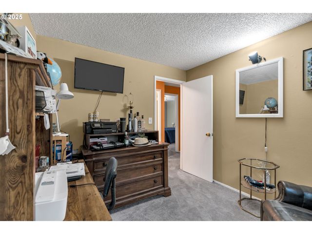 2390 Ne SPRUCE Ave, Gresham, OR 97030