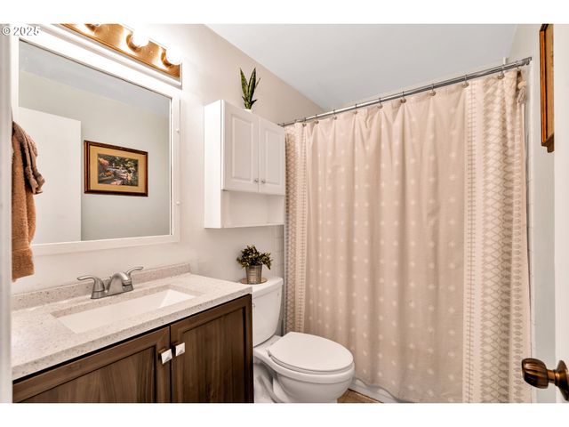 2390 Ne SPRUCE Ave, Gresham, OR 97030