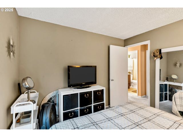 2390 Ne SPRUCE Ave, Gresham, OR 97030