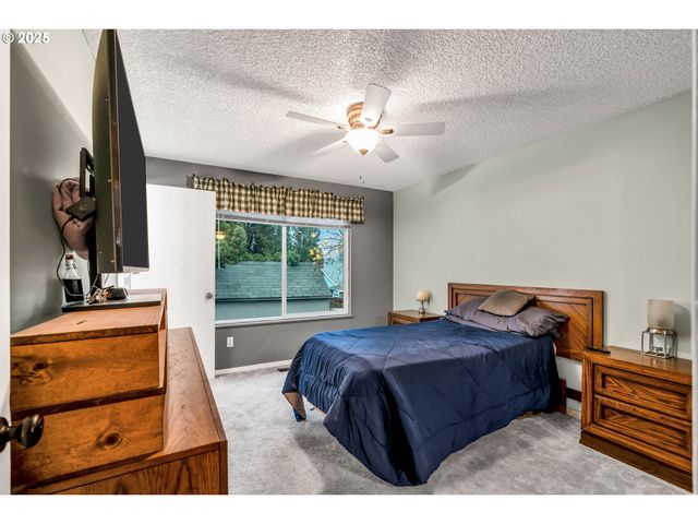 2390 Ne SPRUCE Ave, Gresham, OR 97030