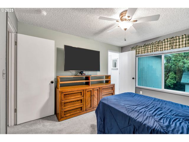 2390 Ne SPRUCE Ave, Gresham, OR 97030