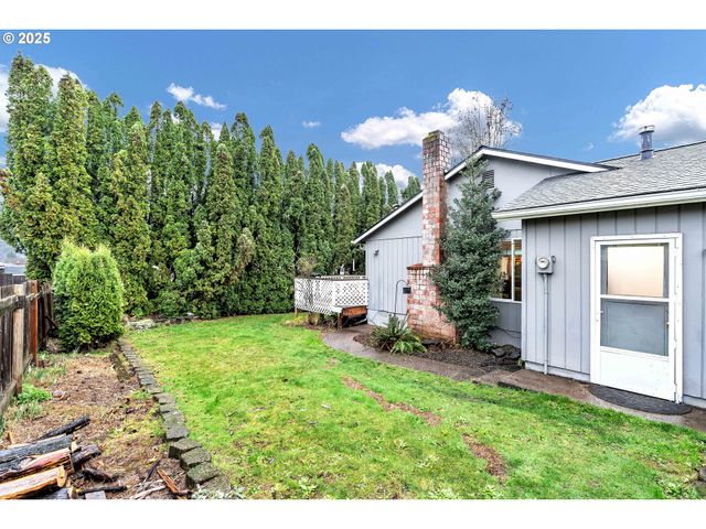 2390 Ne SPRUCE Ave, Gresham, OR 97030