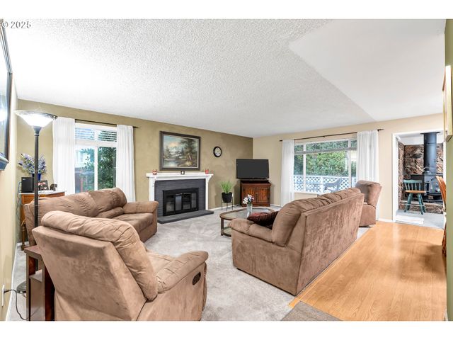 2390 Ne SPRUCE Ave, Gresham, OR 97030