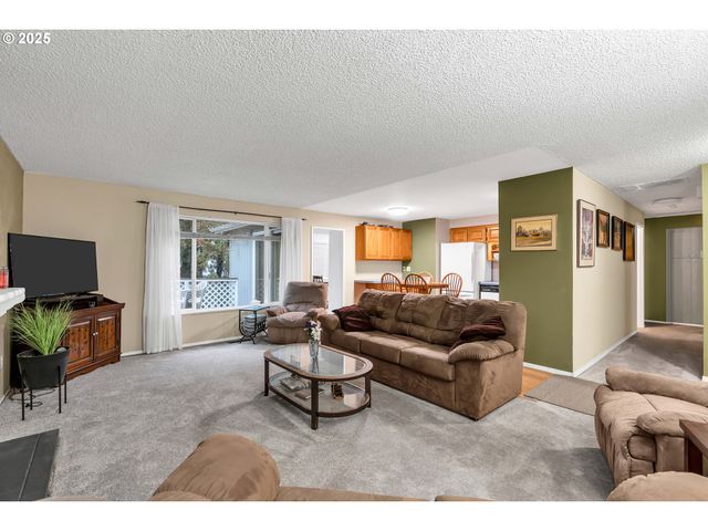 2390 Ne SPRUCE Ave, Gresham, OR 97030