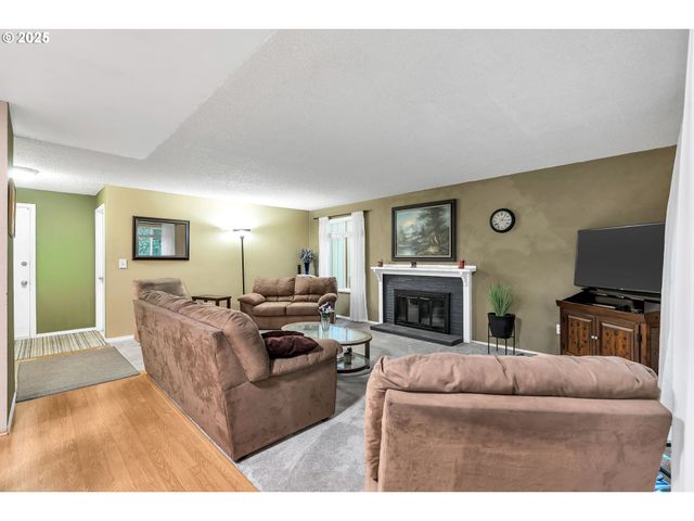 2390 Ne SPRUCE Ave, Gresham, OR 97030