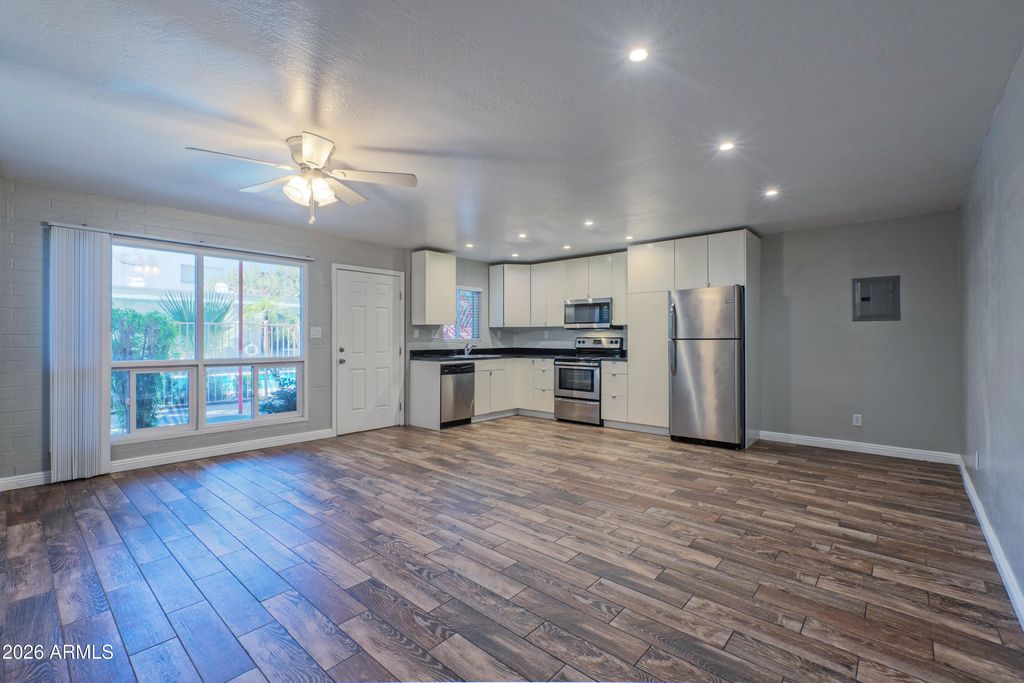 3611 N 5TH Avenue, Phoenix, AZ 85013 — photo 2