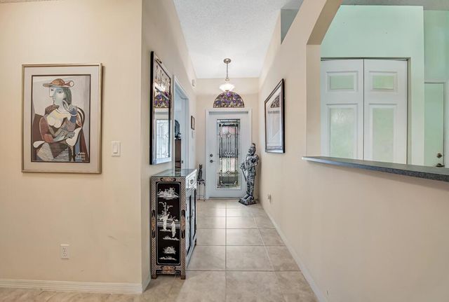 8482 Logia Circle, Boynton Beach, FL 33472