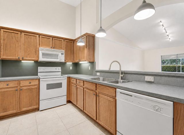 8482 Logia Circle, Boynton Beach, FL 33472