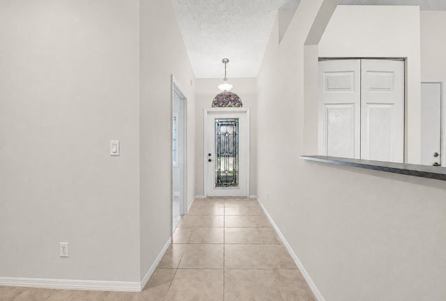 8482 Logia Circle, Boynton Beach, FL 33472