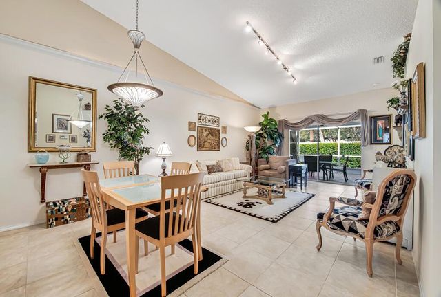 8482 Logia Circle, Boynton Beach, FL 33472