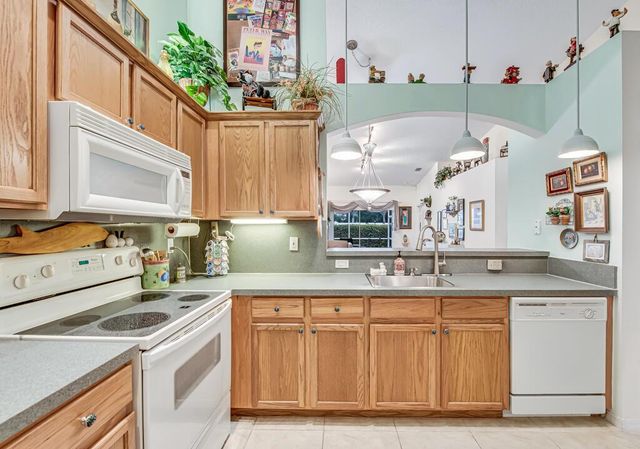 8482 Logia Circle, Boynton Beach, FL 33472