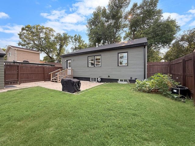 212 18th St. NW, Minot, ND 58703