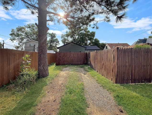 212 18th St. NW, Minot, ND 58703