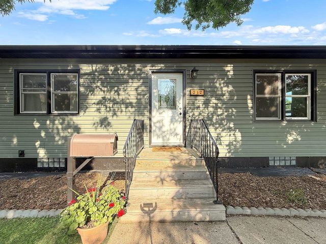 212 18th St. NW, Minot, ND 58703