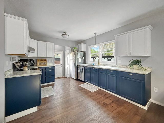 212 18th St. NW, Minot, ND 58703