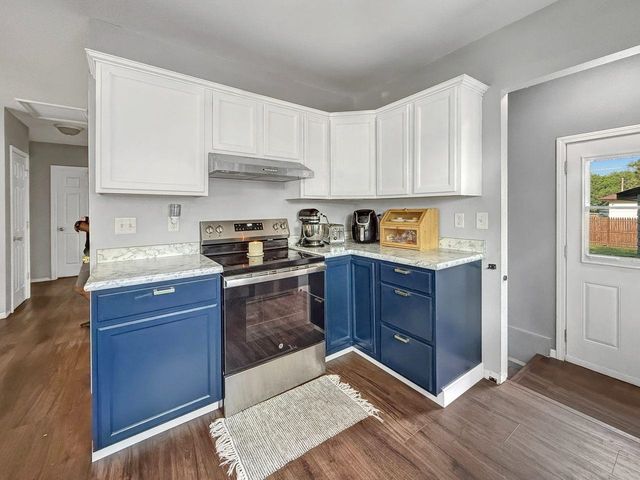 212 18th St. NW, Minot, ND 58703