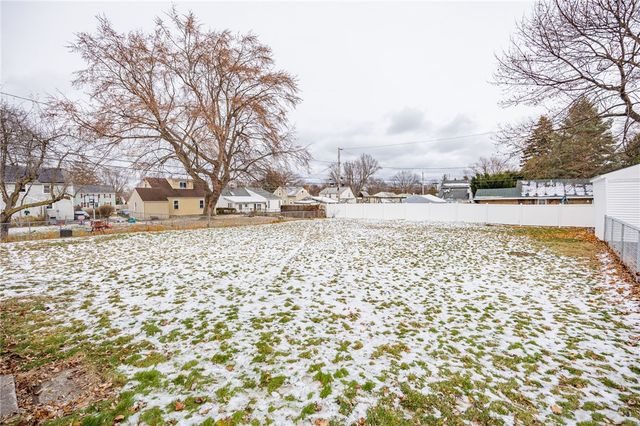 40 Montcalm Drive, Irondequoit, NY 14617