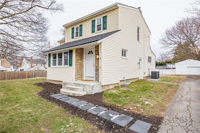 40 Montcalm Drive, Irondequoit, NY 14617