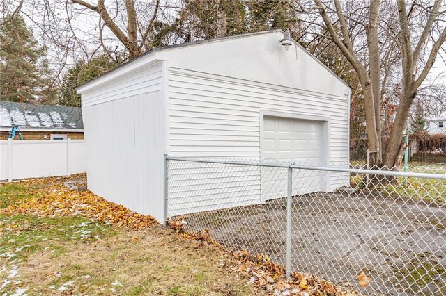 40 Montcalm Drive, Irondequoit, NY 14617