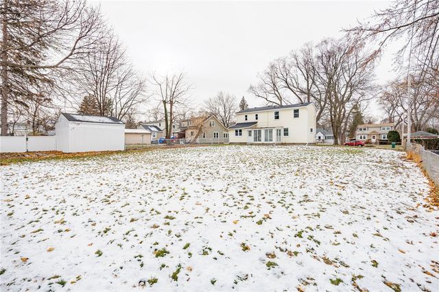 40 Montcalm Drive, Irondequoit, NY 14617