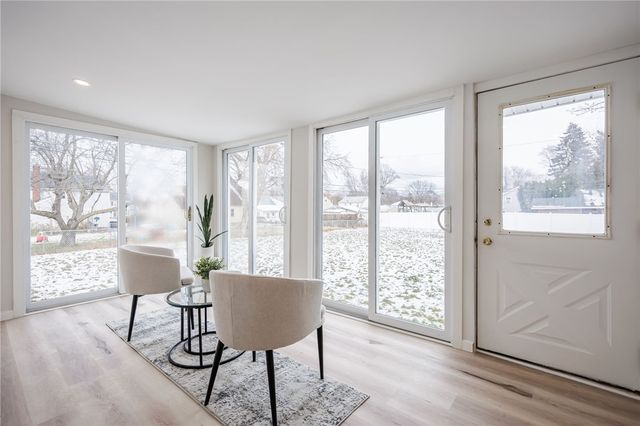 40 Montcalm Drive, Irondequoit, NY 14617