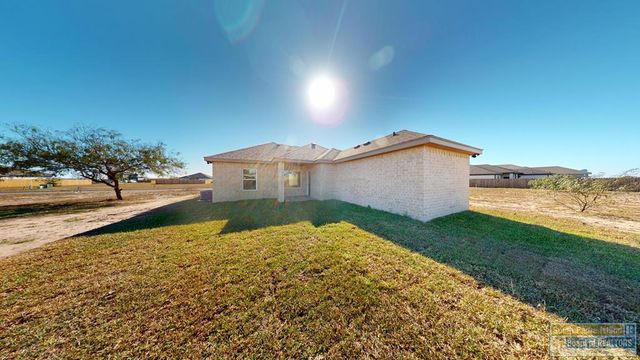 2702 Juan Castillo Ave., Port Isabel, TX 78578