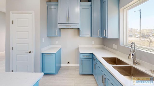 2702 Juan Castillo Ave., Port Isabel, TX 78578