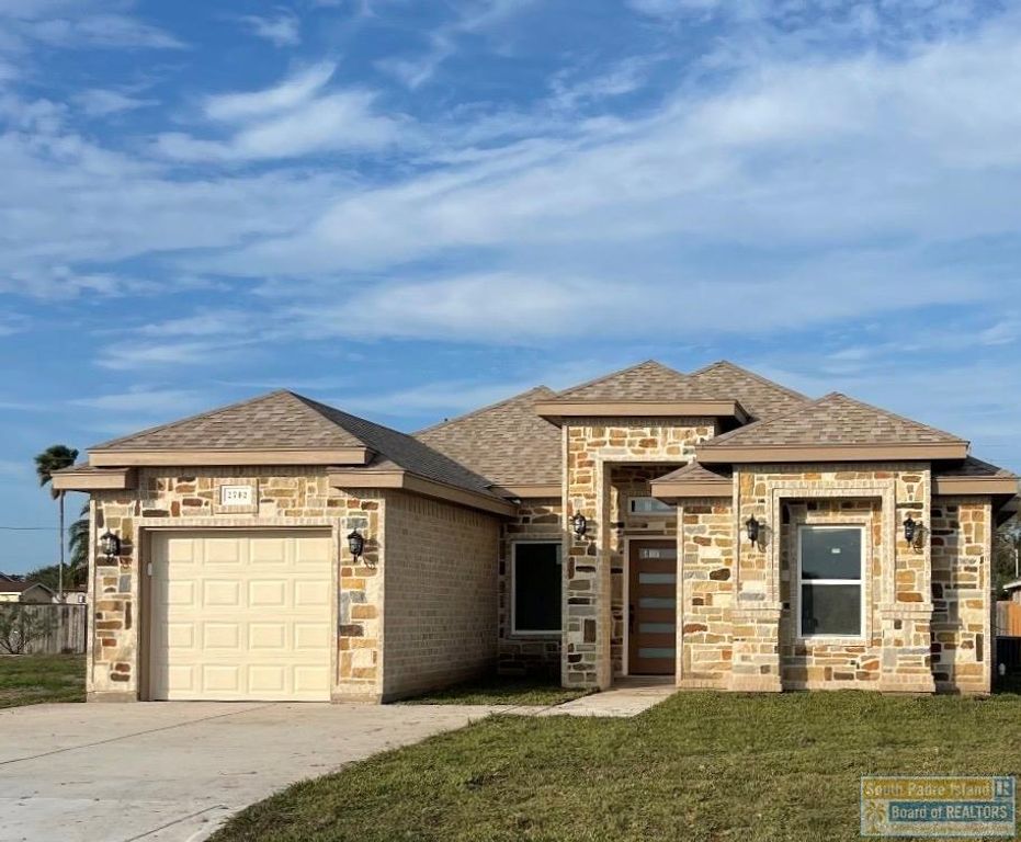 2702 Juan Castillo Ave., Port Isabel, TX 78578