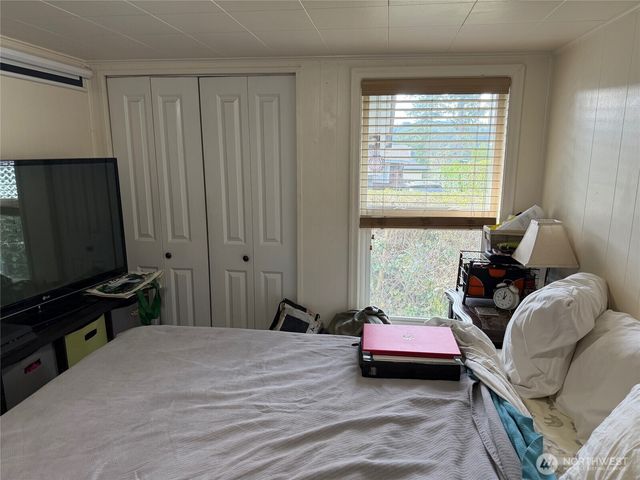 1275 Northlake Way NW, Bremerton, WA 98312