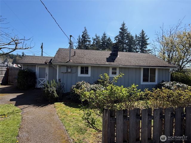 1275 Northlake Way NW, Bremerton, WA 98312